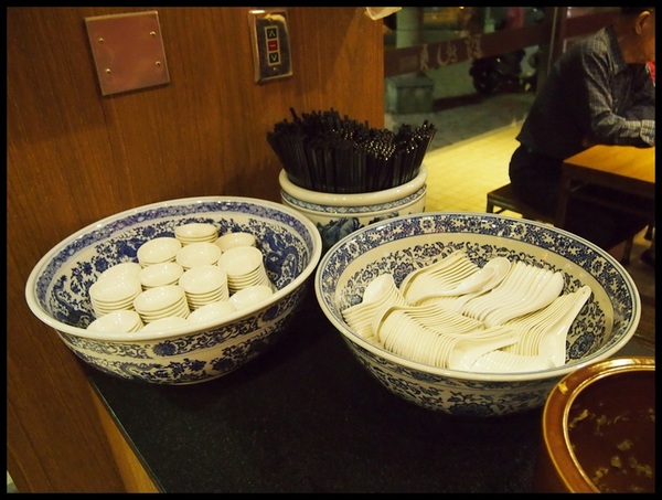 四川段純貞牛肉麵:【新竹武陵路】四川段純貞牛肉麵-誇張到不行的排隊人潮