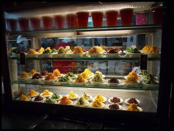 四川段純貞牛肉麵:【新竹武陵路】四川段純貞牛肉麵-誇張到不行的排隊人潮