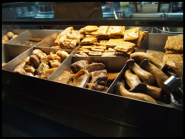 四川段純貞牛肉麵:【新竹武陵路】四川段純貞牛肉麵-誇張到不行的排隊人潮