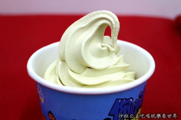 花生霜淇淋：全家慶祝母親節霜淇淋買一送一『花生霜淇淋』