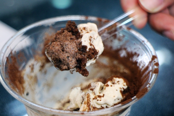 全家霜淇淋(華港店):全家新口味『提拉米蘇霜淇淋/聖代』光棍節新上市