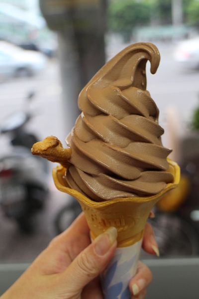 典藏比利時巧克力霜淇淋:全家『典藏比利時巧克力霜淇淋』期間限定3/14~20