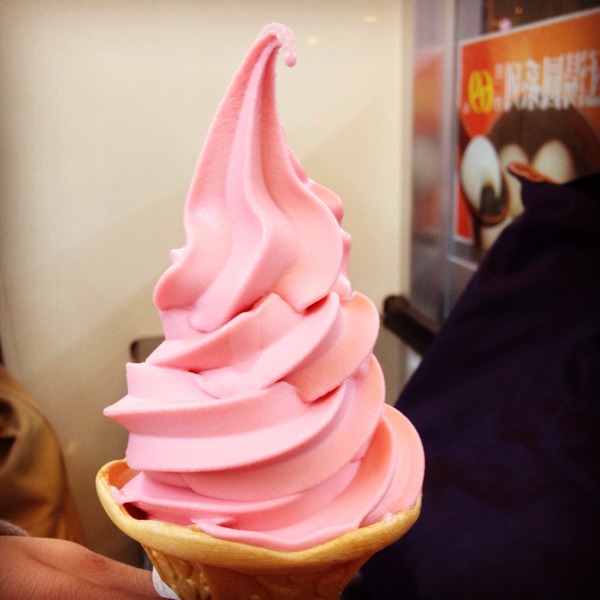 全家霜淇淋：【♥美食】千呼萬喚期間限定日式抹茶霜淇淋-全家便利商店