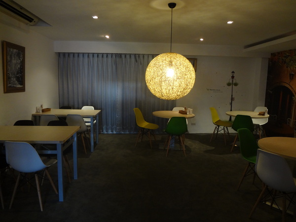 西納小街：1020711[官本金文愛台灣]西納小街與可愛的小熊來到童話般世界在彩虹步道上一起用餐