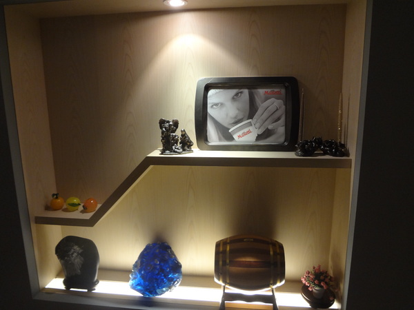 西納小街：1020711[官本金文愛台灣]西納小街與可愛的小熊來到童話般世界在彩虹步道上一起用餐