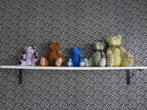 西納小街：1020711[官本金文愛台灣]西納小街與可愛的小熊來到童話般世界在彩虹步道上一起用餐