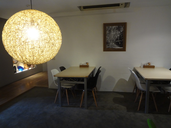 西納小街：1020711[官本金文愛台灣]西納小街與可愛的小熊來到童話般世界在彩虹步道上一起用餐