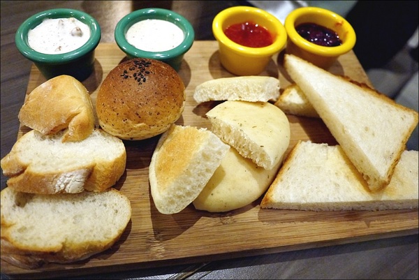 Tutti Cafe圖比咖啡創意早午餐:【Tutti Cafe圖比咖啡創意早午餐】松江南京站CP值美食,中西日敲出驚喜好滋味