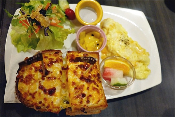 Tutti Cafe圖比咖啡創意早午餐:【Tutti Cafe圖比咖啡創意早午餐】松江南京站CP值美食,中西日敲出驚喜好滋味