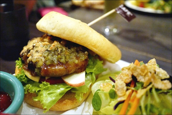 Tutti Cafe圖比咖啡創意早午餐:【Tutti Cafe圖比咖啡創意早午餐】松江南京站CP值美食,中西日敲出驚喜好滋味