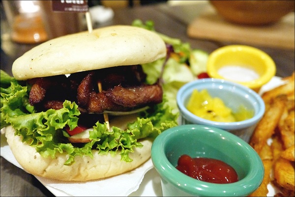 Tutti Cafe圖比咖啡創意早午餐:【Tutti Cafe圖比咖啡創意早午餐】松江南京站CP值美食,中西日敲出驚喜好滋味