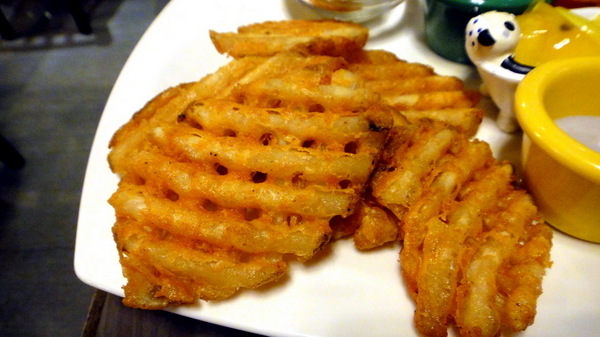 Tutti Cafe圖比咖啡創意早午餐:【台北南京】可愛兔兔拉花!Tutti Cafe圖比咖啡創意早午餐!