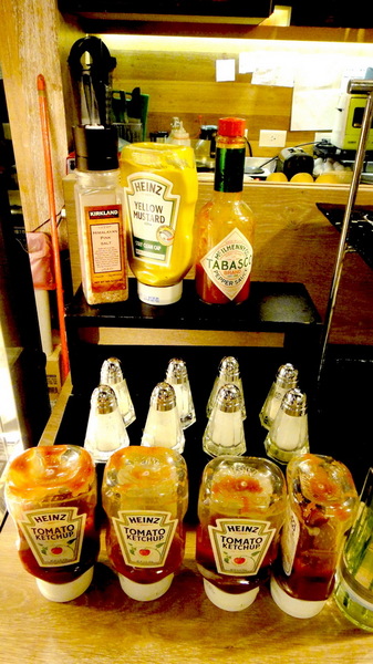 Tutti Cafe圖比咖啡創意早午餐:【台北南京】可愛兔兔拉花!Tutti Cafe圖比咖啡創意早午餐!