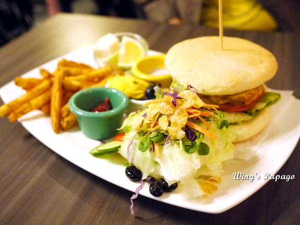 Tutti Cafe圖比咖啡創意早午餐：超可愛兔兔拉花&搞創意美味餐點。【Tutti Cafe圖比咖啡】體驗