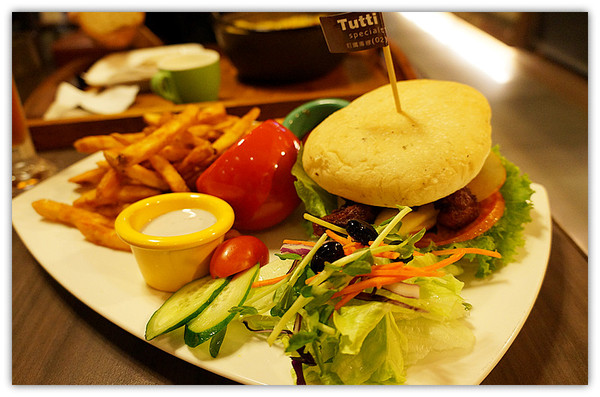Tutti Cafe圖比咖啡創意早午餐：松江南京站♬中西式創意料理　精緻與驚艷並存的大份量美味　Tutti Cafe圖比咖啡創意早午餐