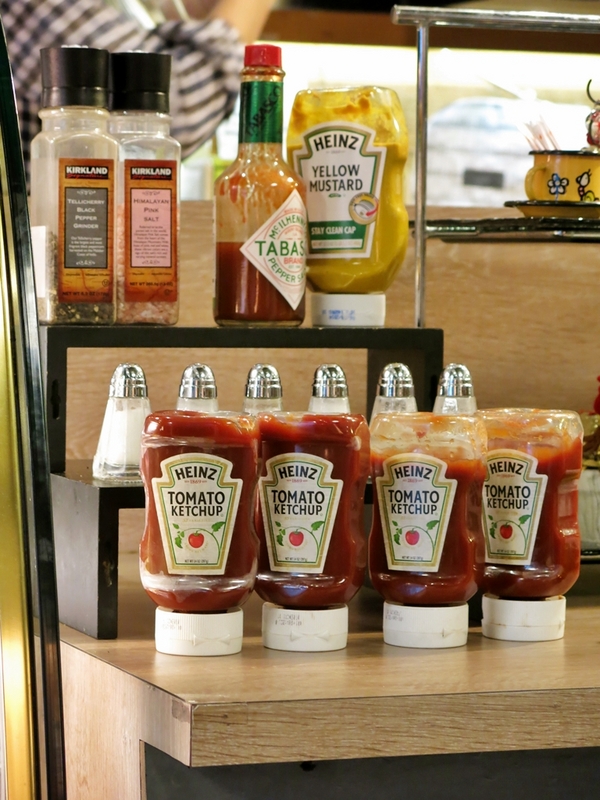 Tutti Cafe圖比咖啡創意早午餐：【捷運松江南京】喝泰迪熊咖啡，吃創意早午餐 — Tutti Cafe圖比咖啡