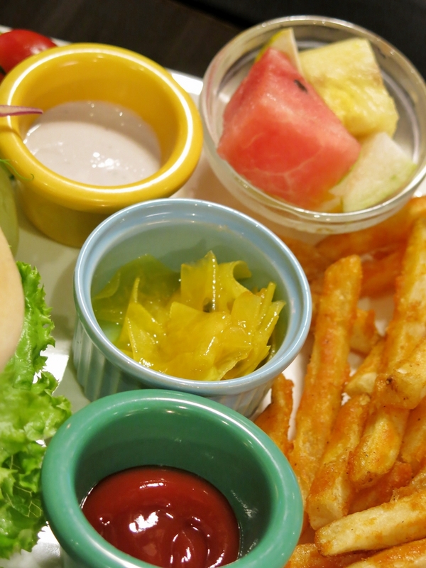 Tutti Cafe圖比咖啡創意早午餐：【捷運松江南京】喝泰迪熊咖啡，吃創意早午餐 — Tutti Cafe圖比咖啡