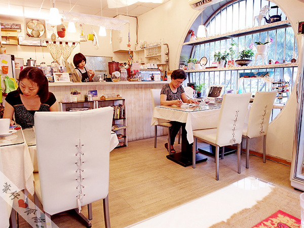 enjoy coffee：來Enjoy寧靜百元有找之鬆餅午後時光!!