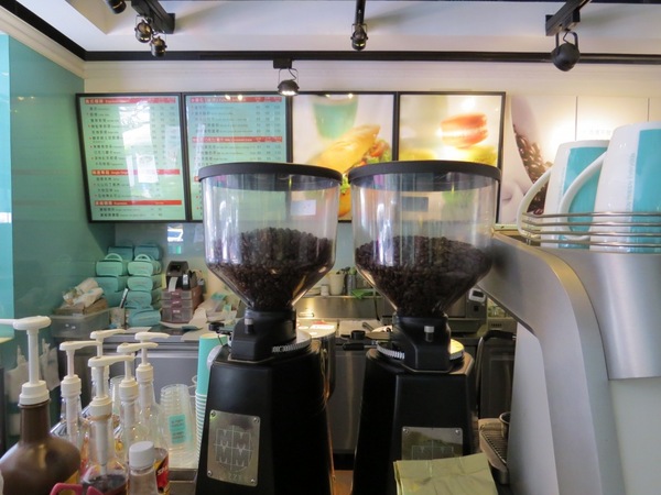 曼咖啡(元化店):在充滿Tiffany中享受悠閒下午茶【曼咖啡/中壢元化店】