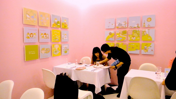 華麗狂女士2 - Macaron Pink(逢甲店):【台中逢甲】華麗狂女士好評不斷!新品布魯塞爾天空樹華麗登場!