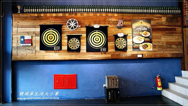 MYBURGER買堡：【食記/新北市】黃澄澄爆漿起司漢堡，妳千萬別錯過♪♪MY BURGER買堡♪♪