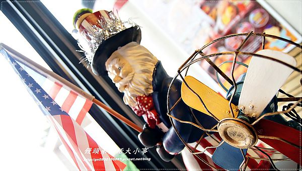 MYBURGER買堡：【食記/新北市】黃澄澄爆漿起司漢堡，妳千萬別錯過♪♪MY BURGER買堡♪♪