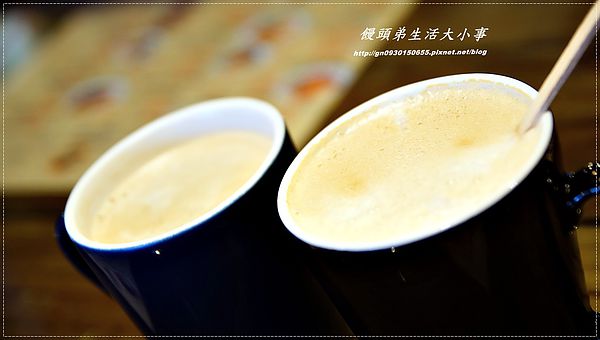 MYBURGER買堡：【食記/新北市】黃澄澄爆漿起司漢堡，妳千萬別錯過♪♪MY BURGER買堡♪♪