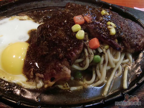 樂華夜市-小野牛牛排06-牛排(黑椒)