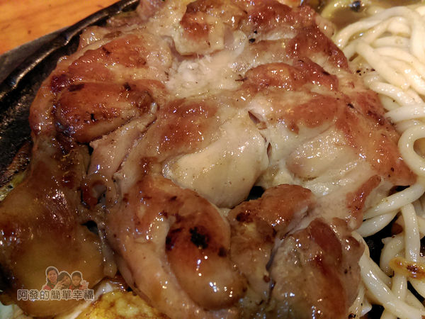 樂華夜市-小野牛牛排10-雞腿排底面