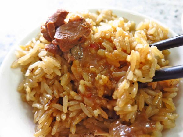 【台北萬華美食】阿萬油飯-40年以上的油飯老店