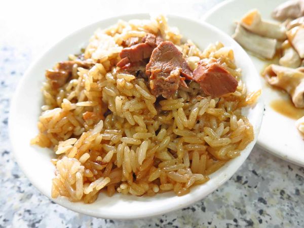 【台北萬華美食】阿萬油飯-40年以上的油飯老店