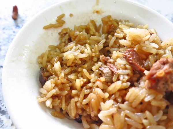 【台北萬華美食】阿萬油飯-40年以上的油飯老店