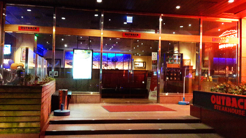 澳美客outback  steakhouse(信義店)：【羽諾食記口碑券23】友善餐廳~讓人回味不已的澳美客Outback Steakhouse信義店