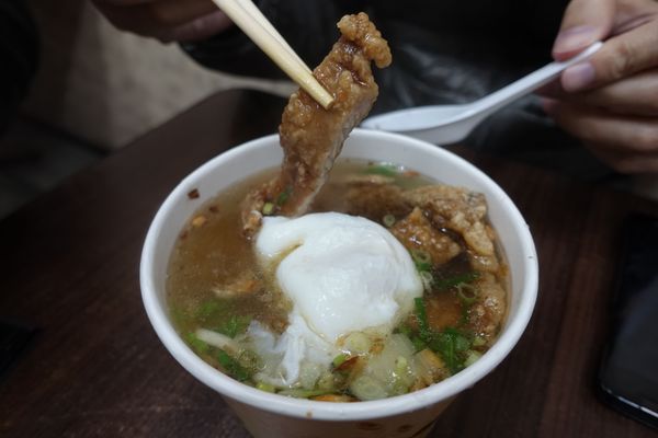 竹林麵店：(胖樺食記)新北市永和區必吃小吃美食「竹林麵店」。家常風味便當有各式小菜可搭配