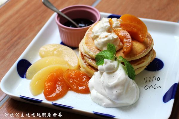 UZNA OMOM 杏桃鬆餅屋:東區216巷下午茶『杏桃鬆餅屋(忠孝店)』夏季新品吃刨冰消暑去/甜點/捷運忠孝敦化站