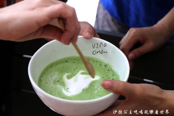 UZNA OMOM 杏桃鬆餅屋:東區216巷下午茶『杏桃鬆餅屋(忠孝店)』夏季新品吃刨冰消暑去/甜點/捷運忠孝敦化站