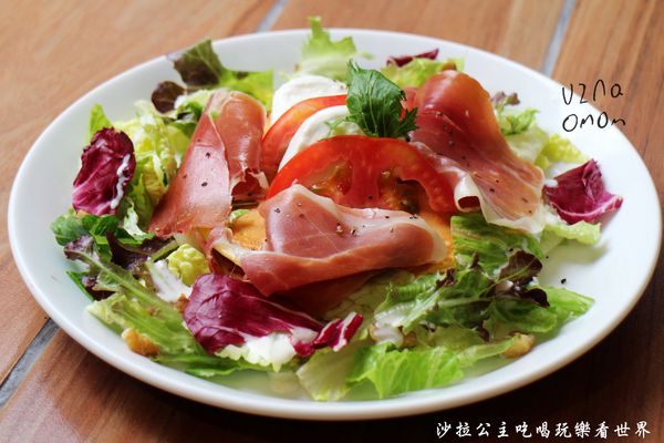 UZNA OMOM 杏桃鬆餅屋:東區216巷下午茶『杏桃鬆餅屋(忠孝店)』夏季新品吃刨冰消暑去/甜點/捷運忠孝敦化站