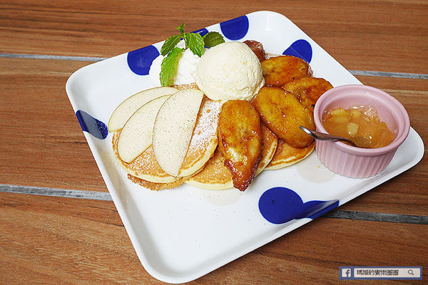 UZNA OMOM 杏桃鬆餅屋：◆台北東區。捷運忠孝敦化【杏桃鬆餅屋】夏季限定新菜單。鬆餅冰品陪你沁涼FUN暑假