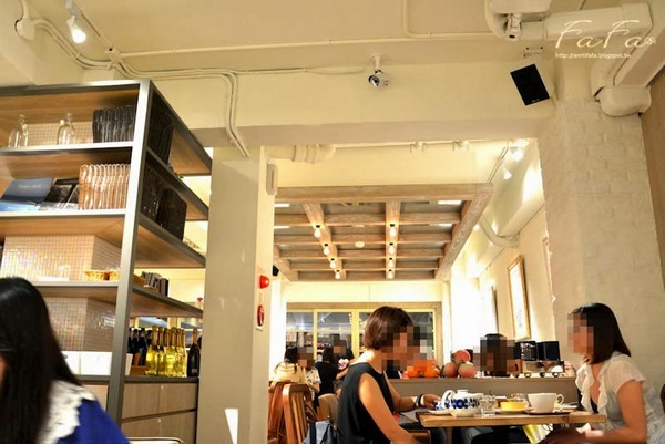 UZNA OMOM 杏桃鬆餅屋：[美食]uzna omom  杏桃鬆餅屋 。 柔軟彈力厚鬆餅