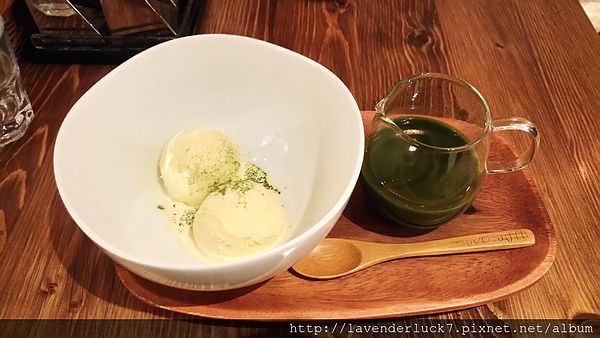 UZNA OMOM 杏桃鬆餅屋：♥UZNA OMOM杏桃鬆餅屋