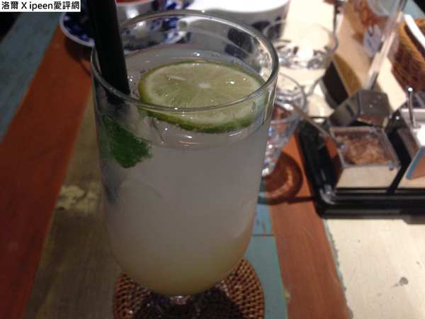 UZNA OMOM 杏桃鬆餅屋:UZNA OMOM 杏桃鬆餅屋