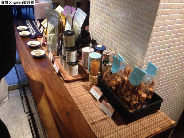 UZNA OMOM 杏桃鬆餅屋:UZNA OMOM 杏桃鬆餅屋