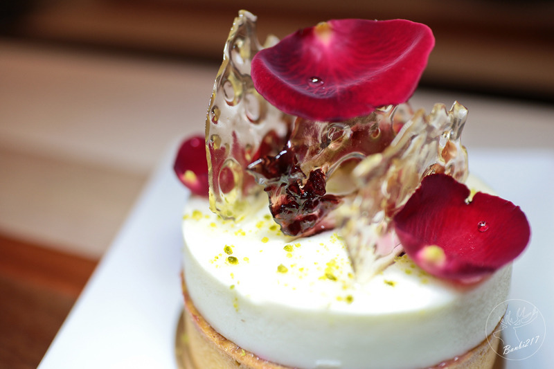 Banbi217 美食旅遊: 小梗甜點咖啡 Terrier Sweets,期間限定草莓千層派,法式甜點,下午茶(台中西區美食)