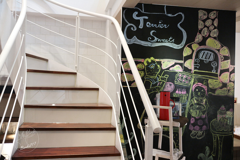 Banbi217 美食旅遊: 小梗甜點咖啡 Terrier Sweets,期間限定草莓千層派,法式甜點,下午茶(台中西區美食)