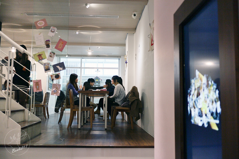 Banbi217 美食旅遊: 小梗甜點咖啡 Terrier Sweets,期間限定草莓千層派,法式甜點,下午茶(台中西區美食)