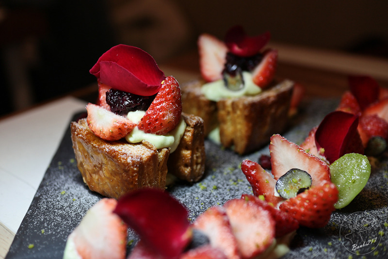 Banbi217 美食旅遊: 小梗甜點咖啡 Terrier Sweets,期間限定草莓千層派,法式甜點,下午茶(台中西區美食)