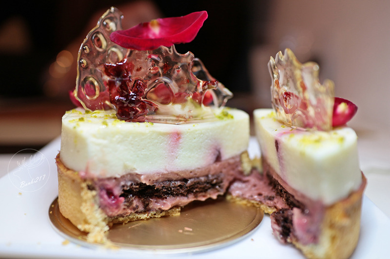 Banbi217 美食旅遊: 小梗甜點咖啡 Terrier Sweets,期間限定草莓千層派,法式甜點,下午茶(台中西區美食)