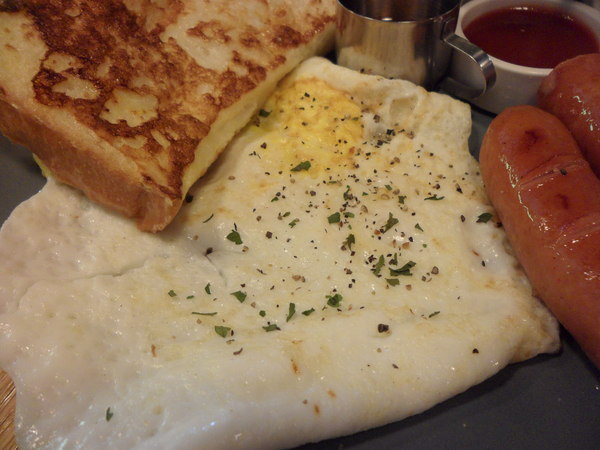 在樹上早午餐專賣店：【新竹市區．美食 】在樹上In the tree ☆ 新竹東門圓環的可愛早午餐店