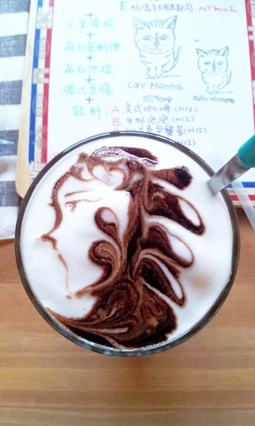 貓門咖啡 Cafe' Moment：【台南中西區─美食】貓門咖啡-超強實力的拉花咖啡