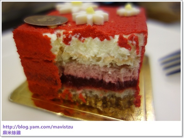 Oui Caf'e 法式甜品(南西店):『中山』♥Oui cafe♥繽紛星冰樂激發你的少女心